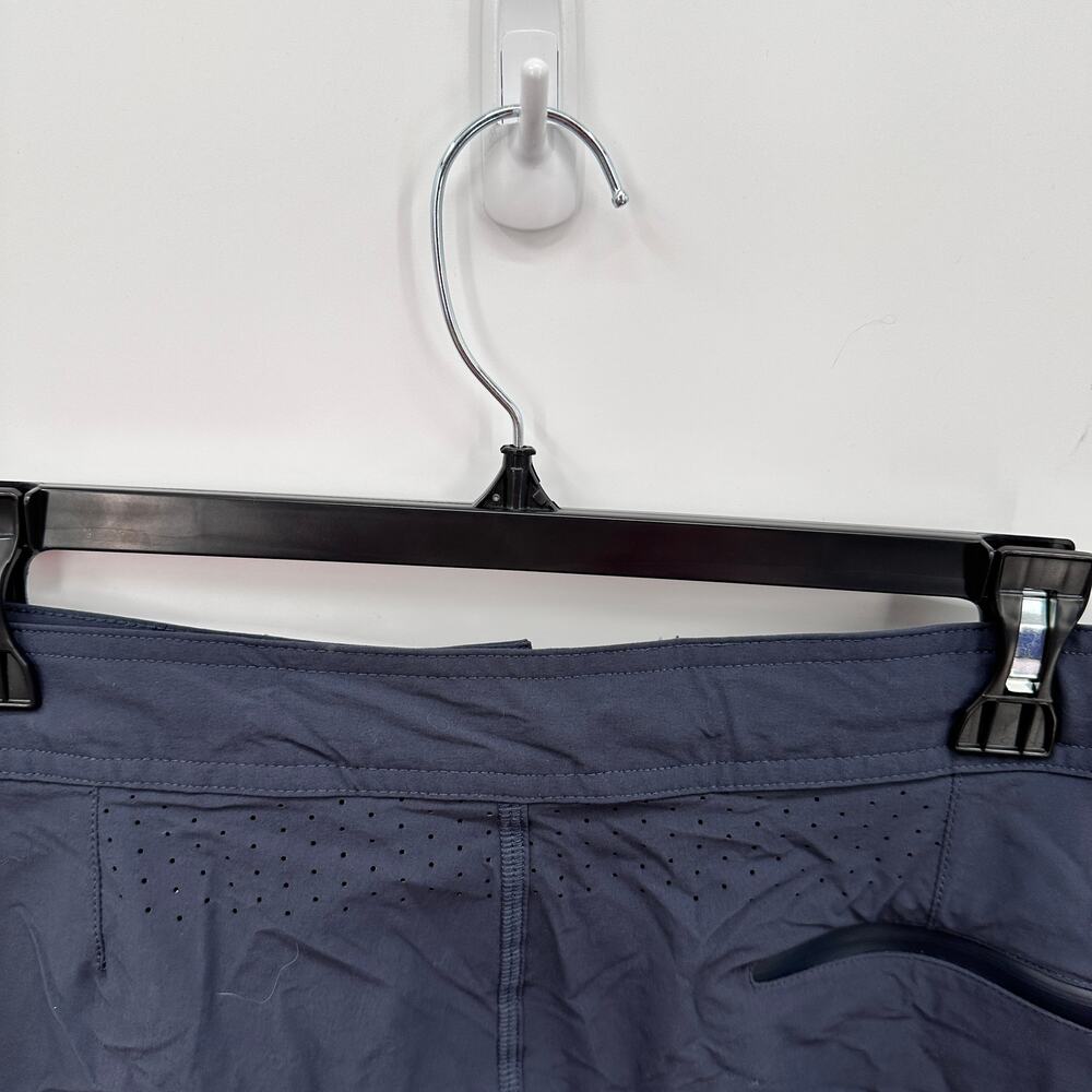 MACK WELDON Blue Stretch Hybrid Vented Drawstring Shorts // M - Picture 6 of 9